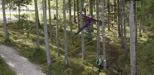 Kinderabenteuer im Wald Woodmood Schülerabenteuer Schülerausflug